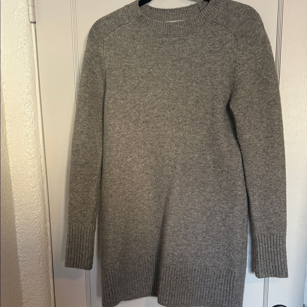 Zara Gray Women's Crew Neck Sweater